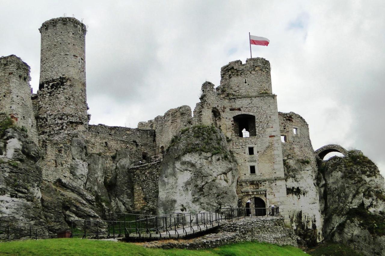 Skalny Apartamenty, Pokoje Ogrodzieniec Esterno foto