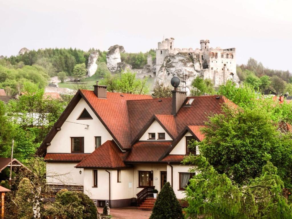Skalny Apartamenty, Pokoje Ogrodzieniec Esterno foto