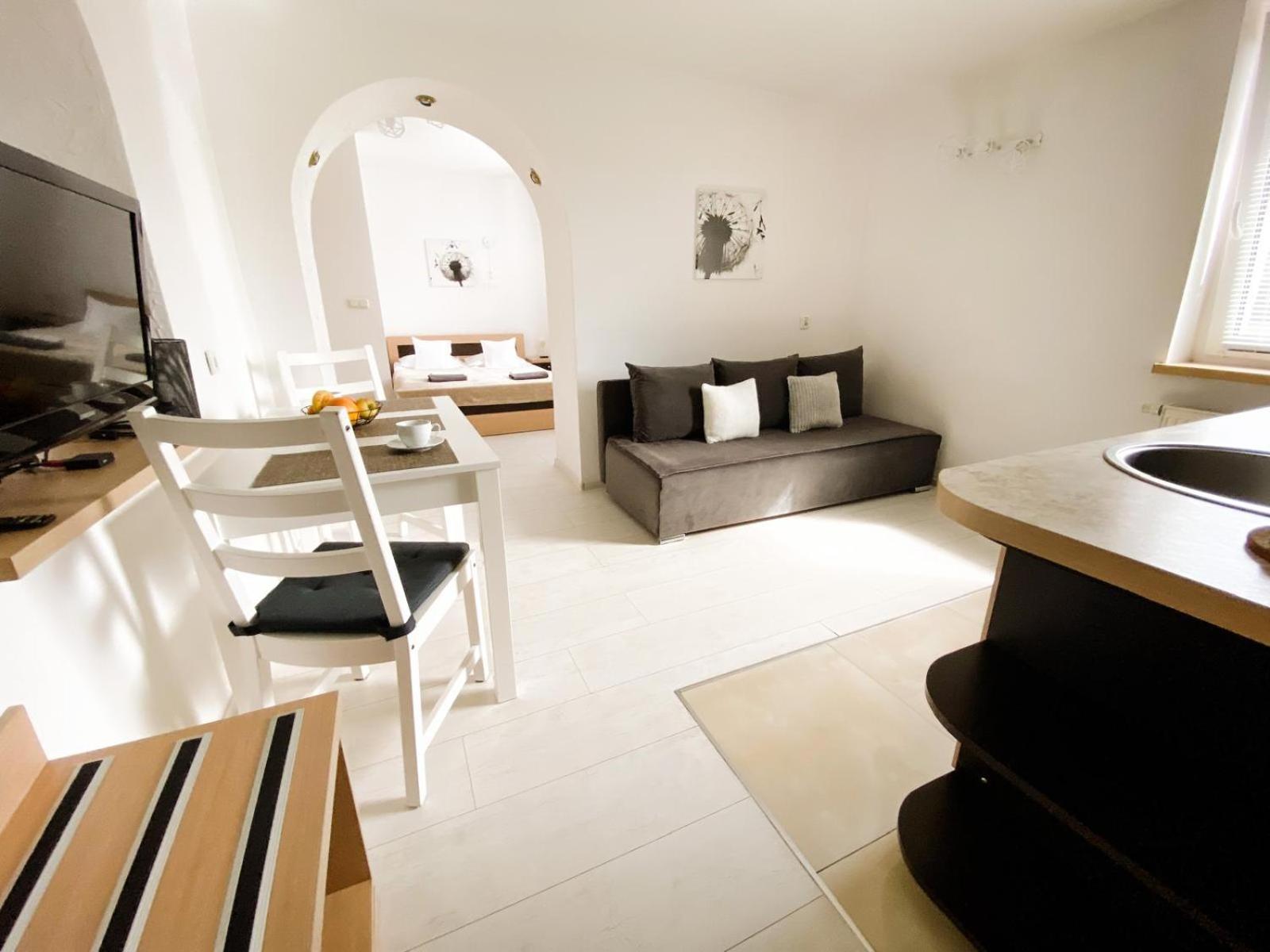 Skalny Apartamenty, Pokoje Ogrodzieniec Esterno foto