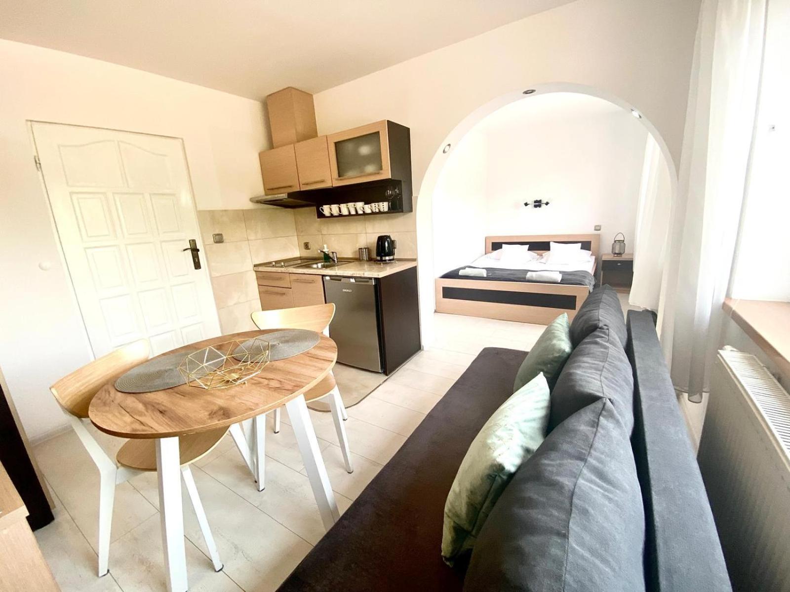 Skalny Apartamenty, Pokoje Ogrodzieniec Esterno foto
